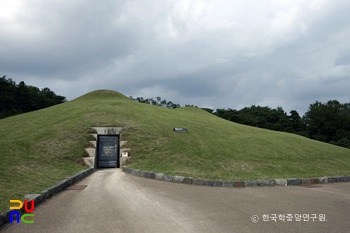 공주 송산리 고분군 중 6호분 정면