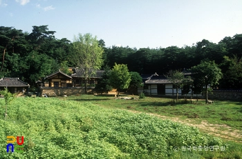 산청 도천서원 신안사재 전경