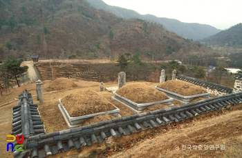 양주 권율장군 묘 중 묘역 후측면