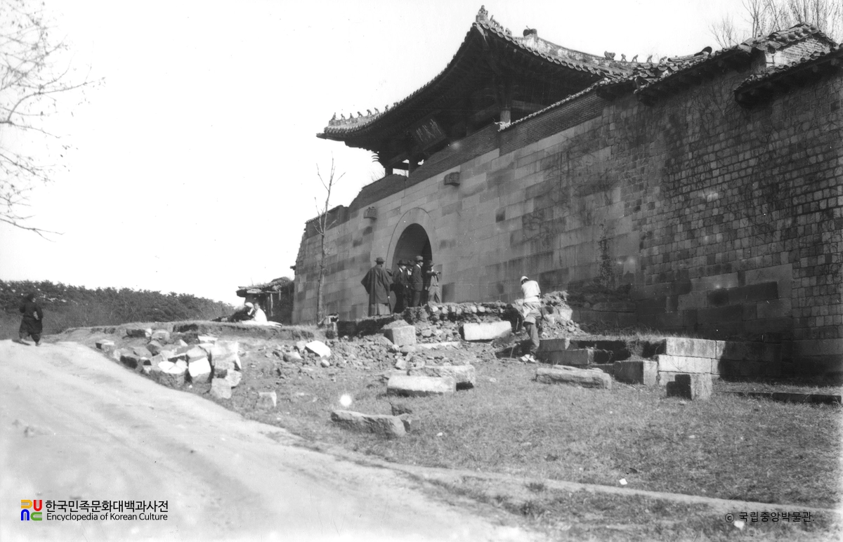 서울 경복궁 신무문 정측면
