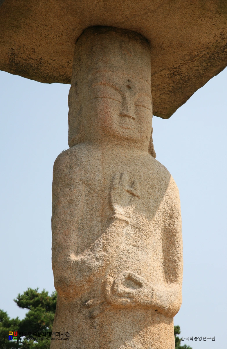 당진 안국사지 석조여래삼존입상 / 본존 상반신 부분