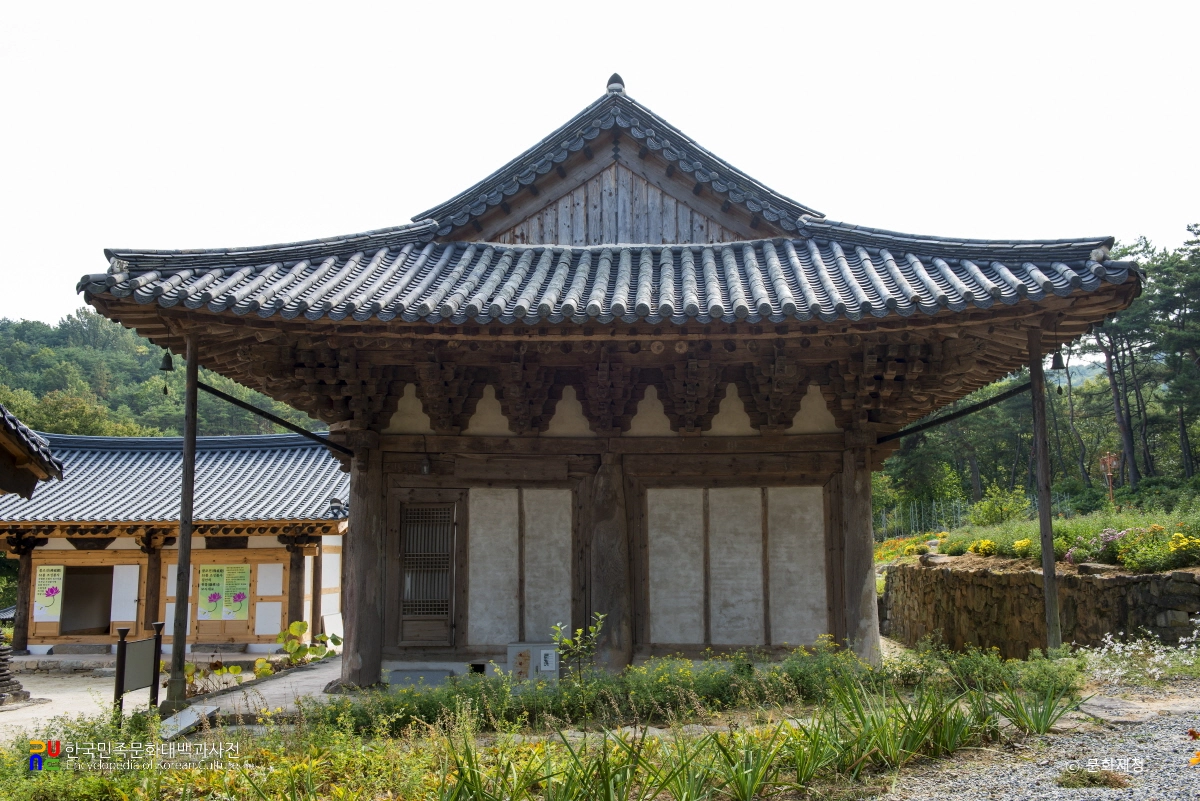 의성 대곡사 대웅전 좌측면