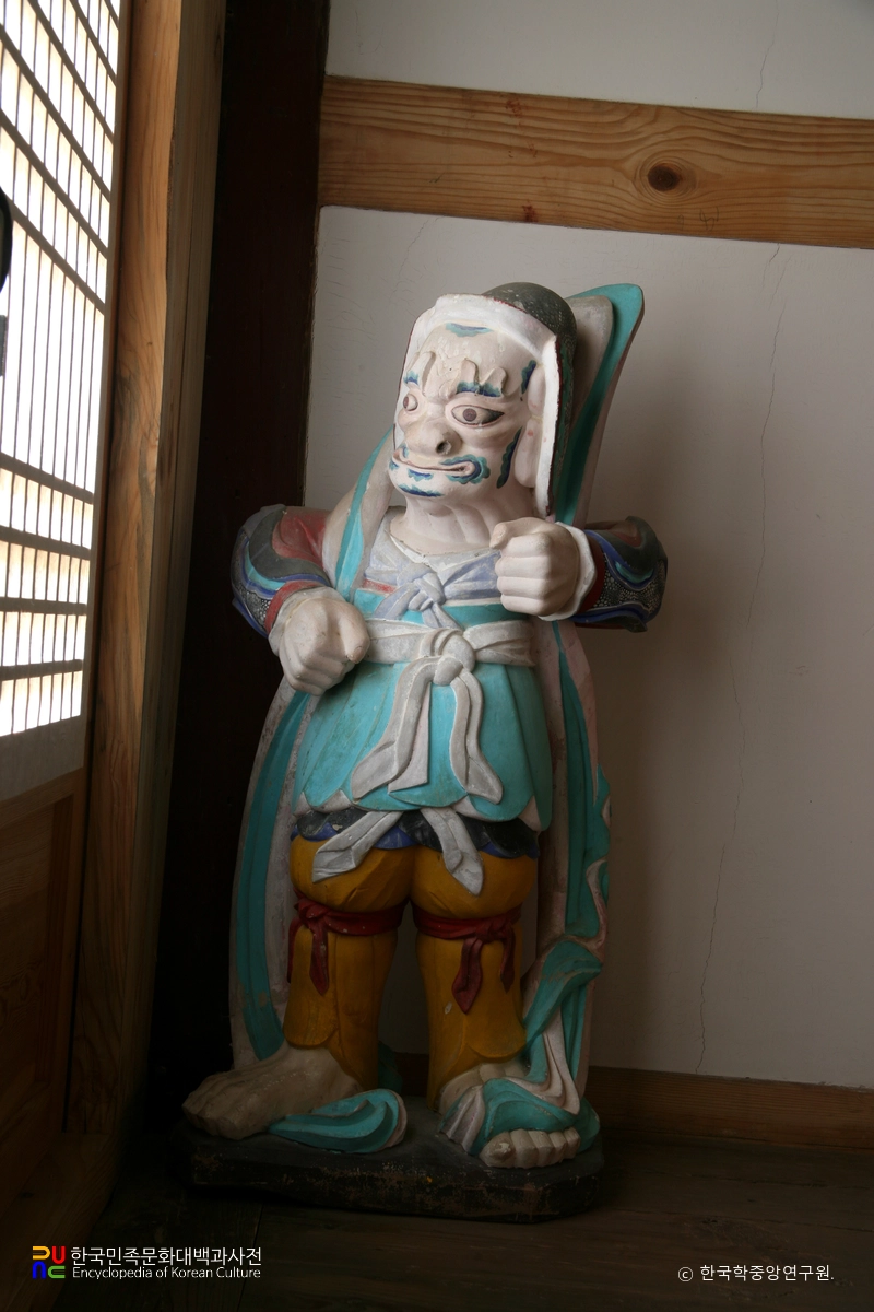 장안사 응진전 석조석가삼존십육나한상 / 인왕상