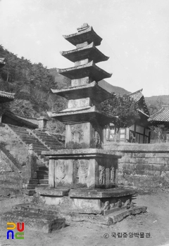 구례 화엄사 서 오층석탑 정측면