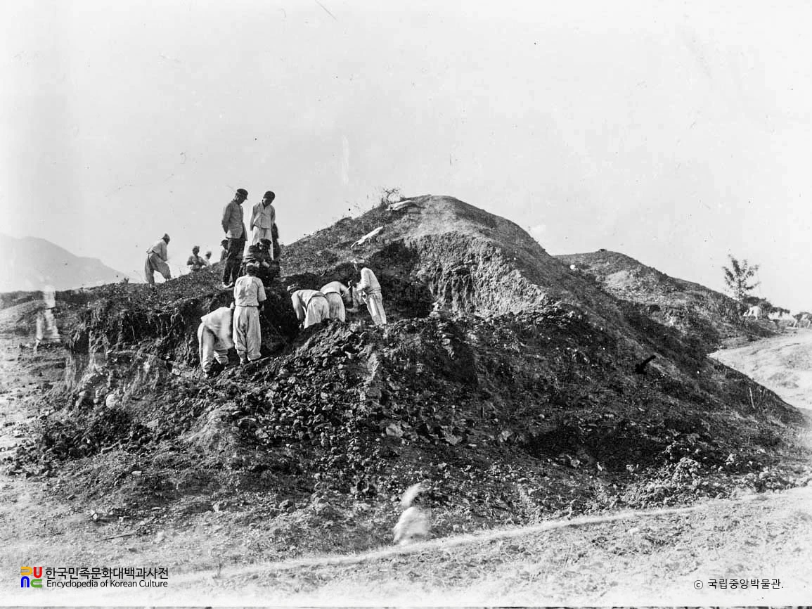 대구 내당동 고분군 중 51호분 발굴 모습