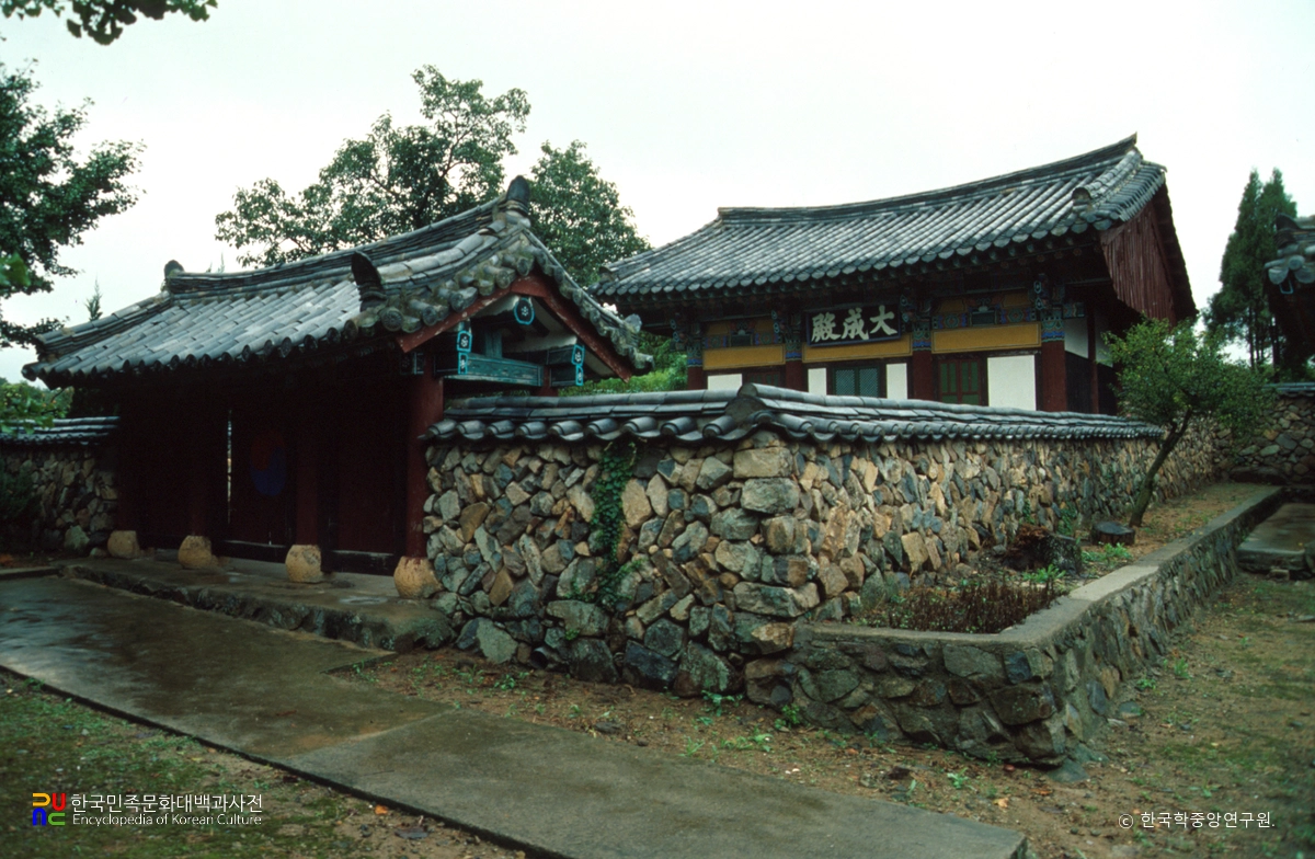 포항 장기향교 대성전 전경