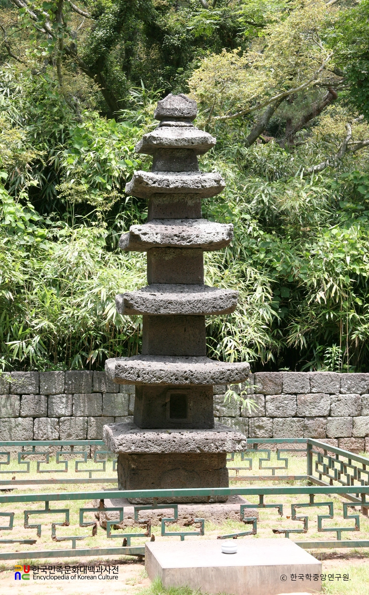 제주 불탑사 오층석탑 정측면