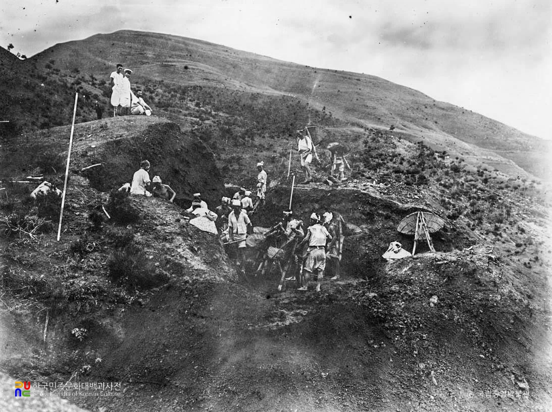 고령 지산동 고분군 중 18호분 발굴 모습