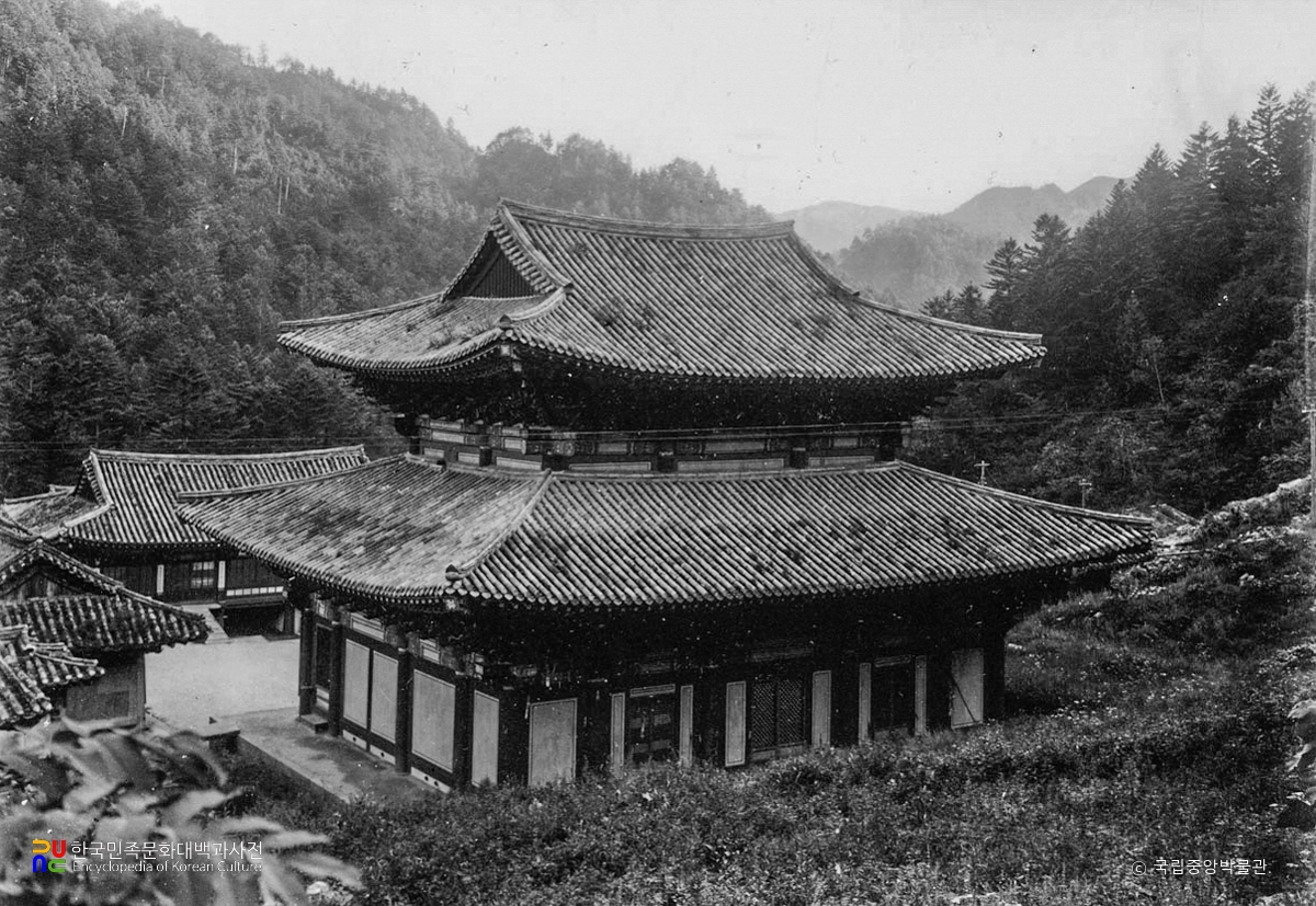 회양 장안사 대웅보전 배면과 측면