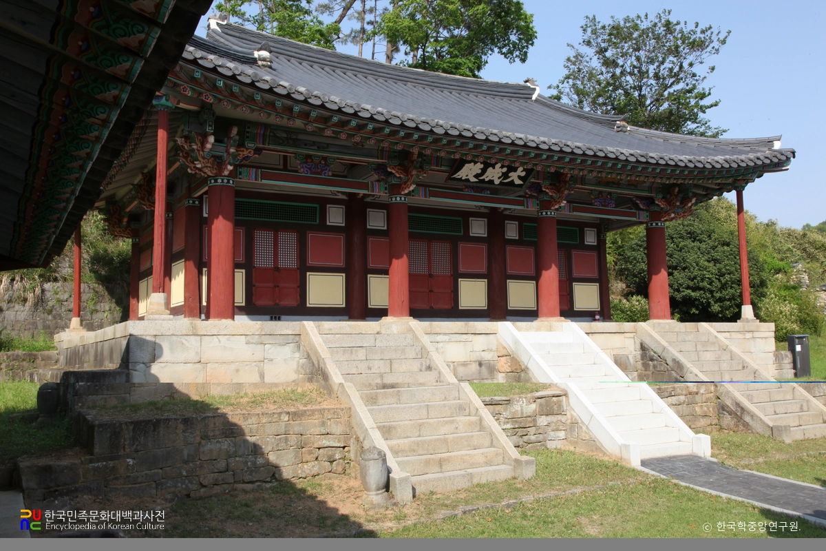 진주 진주향교 중 대성전 좌측면