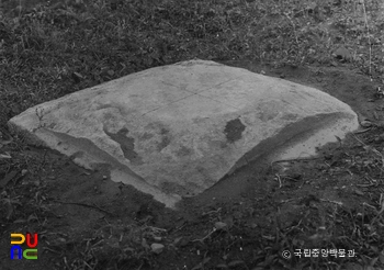 경주 황룡사지 중 초석