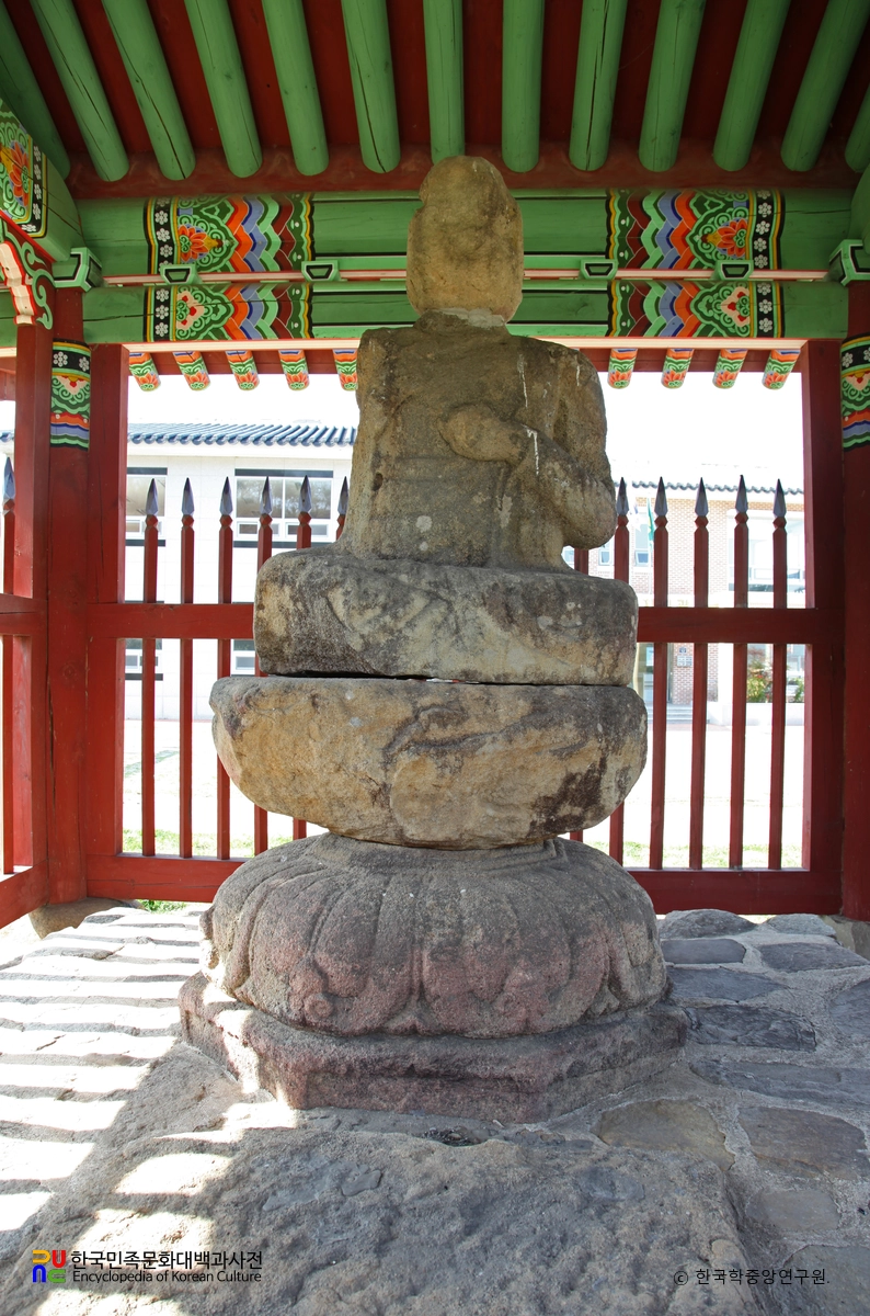 산청 단계리석조여래좌상