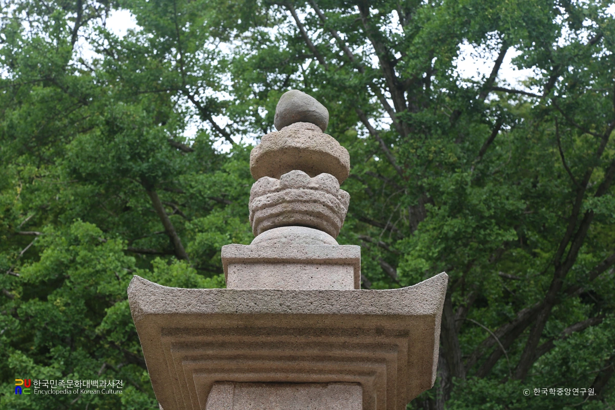 해남 대흥사 응진전 전 삼층석탑 부분