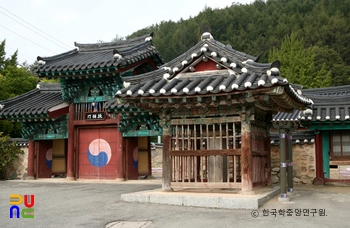 장수 정충복 비 비각 정측면
