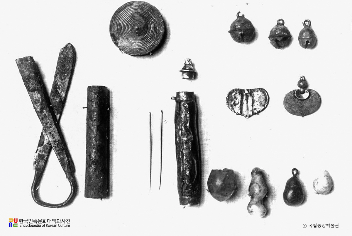 경주 분황사 모전석탑 사리공양구