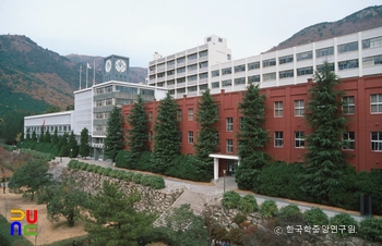 동아대학교 본관