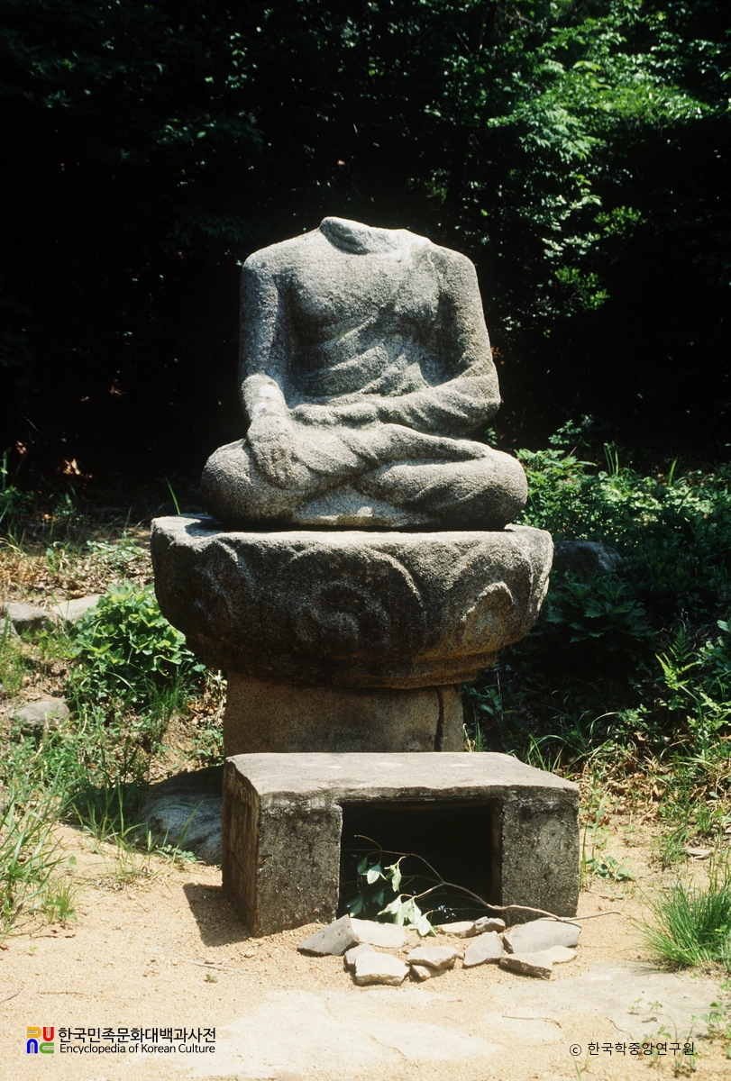 경주 침식곡 석불 좌상