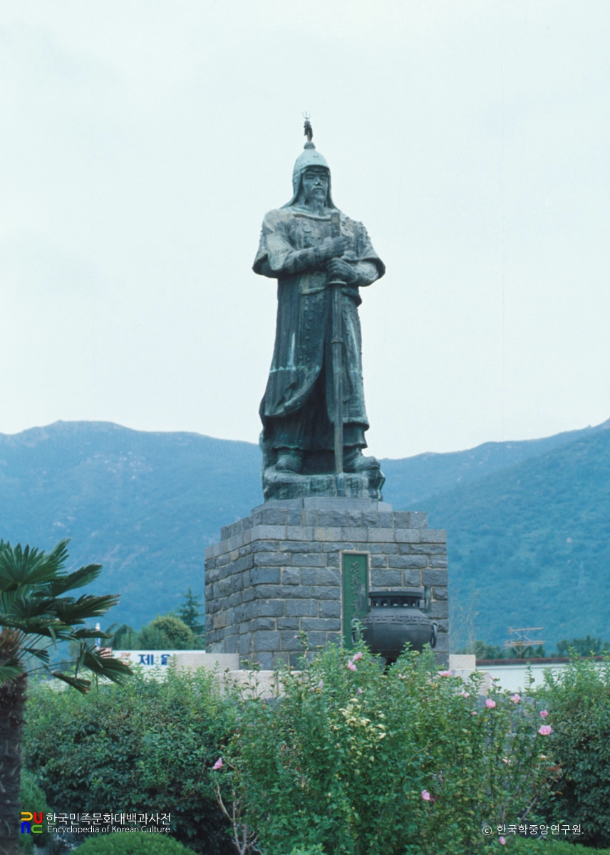 충무공 이순신 장군 동상