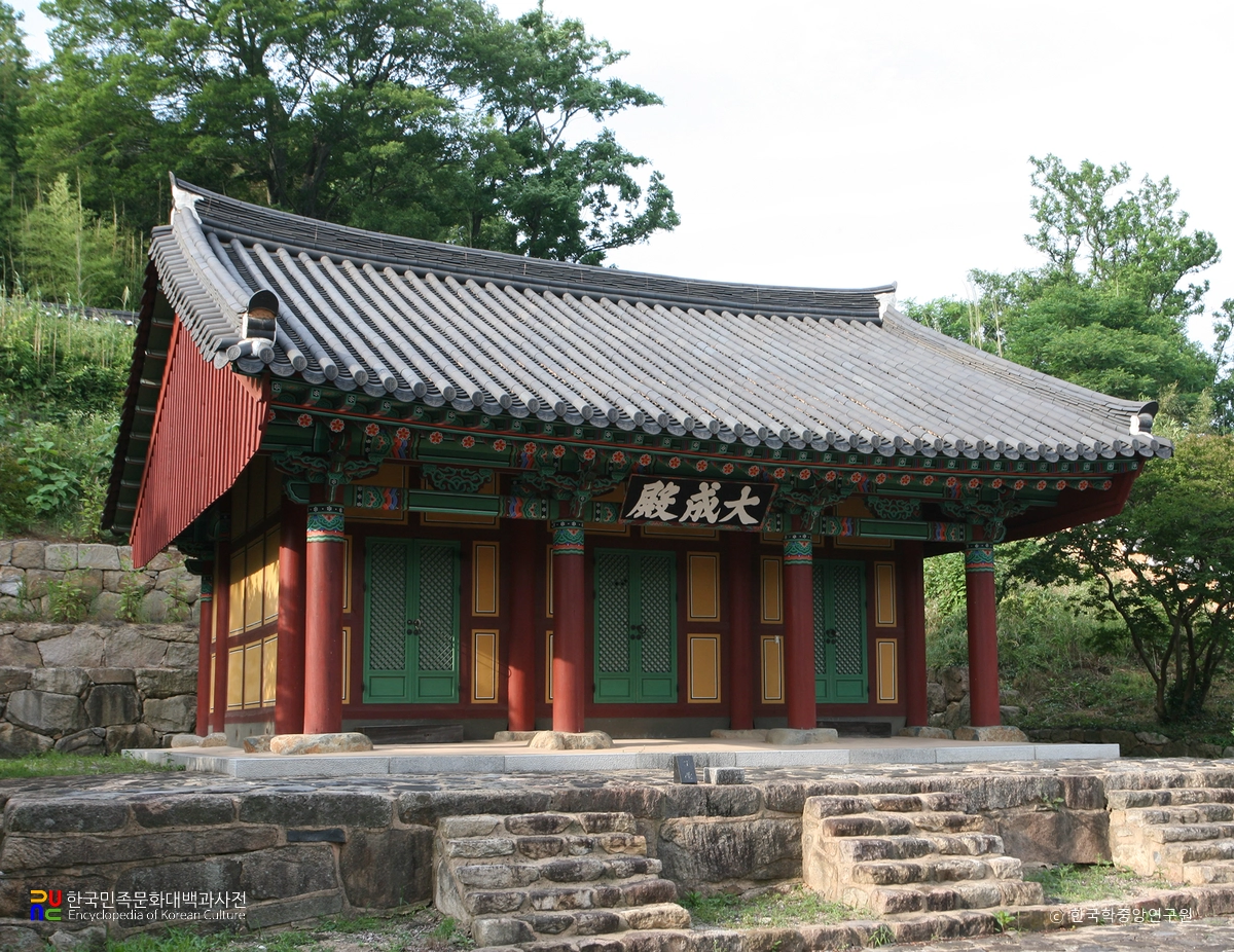 영암향교 대성전 우측면