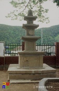 진교리 삼층석탑