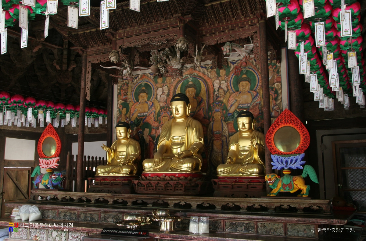 강화 전등사 목조석가여래삼불좌상