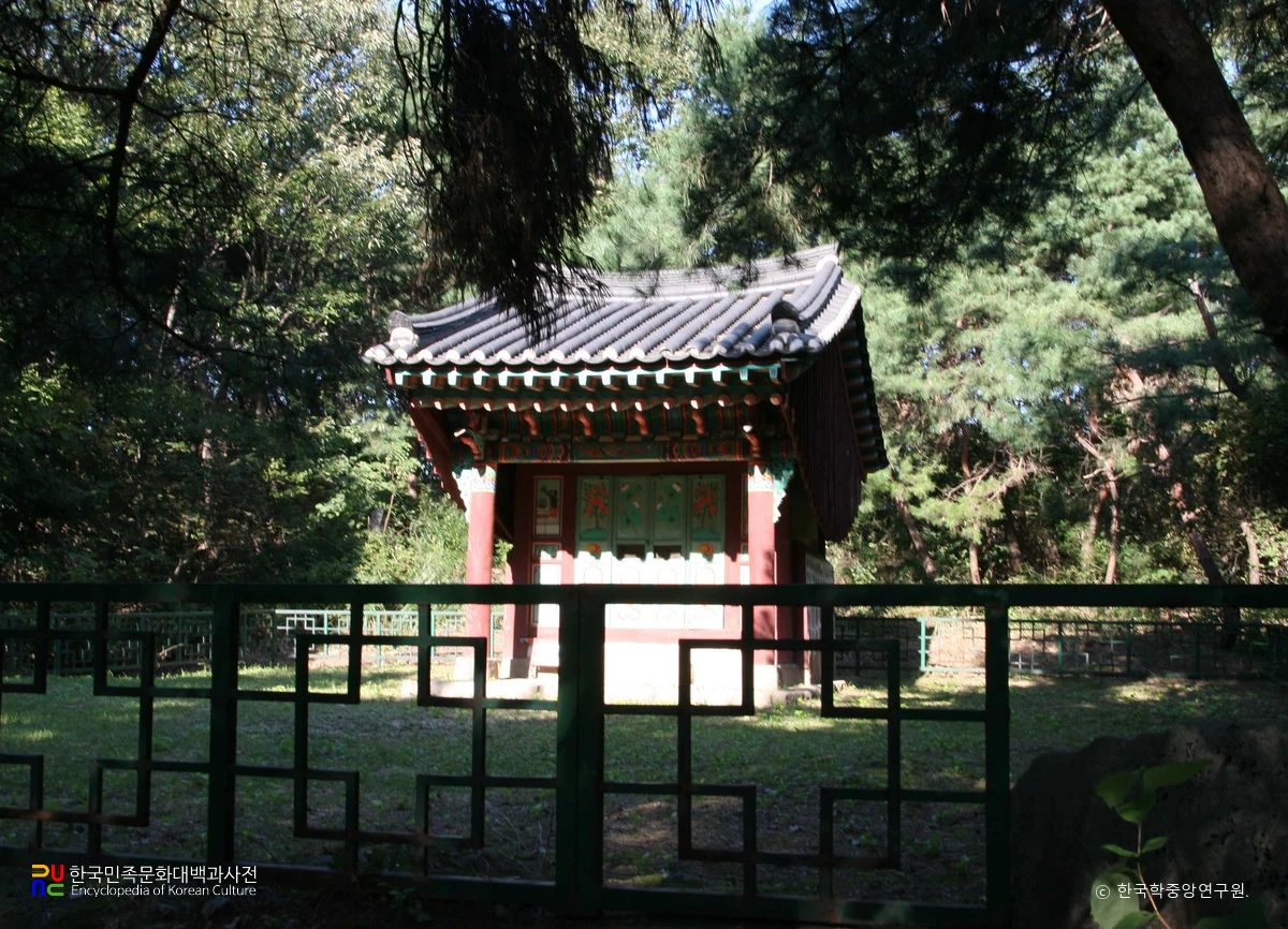 남양주 덕릉마을 산신각 정측면