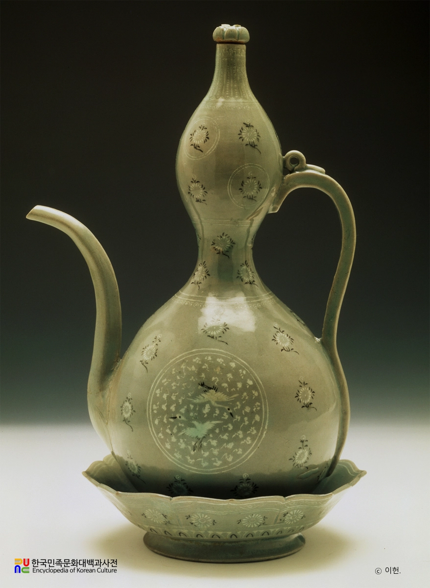 청자 상감운학국화문 표주박모양 주전자 및 승반