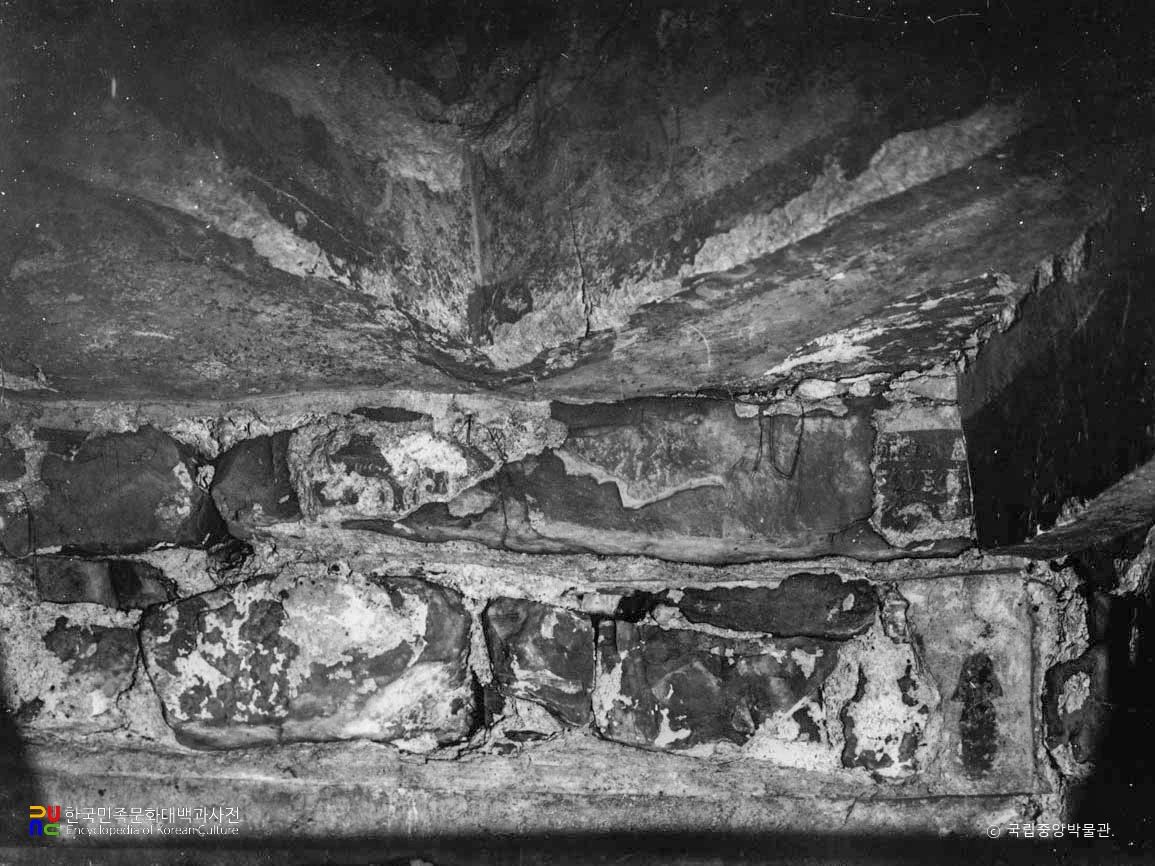 평양 개마무덤 현실 천정고임부