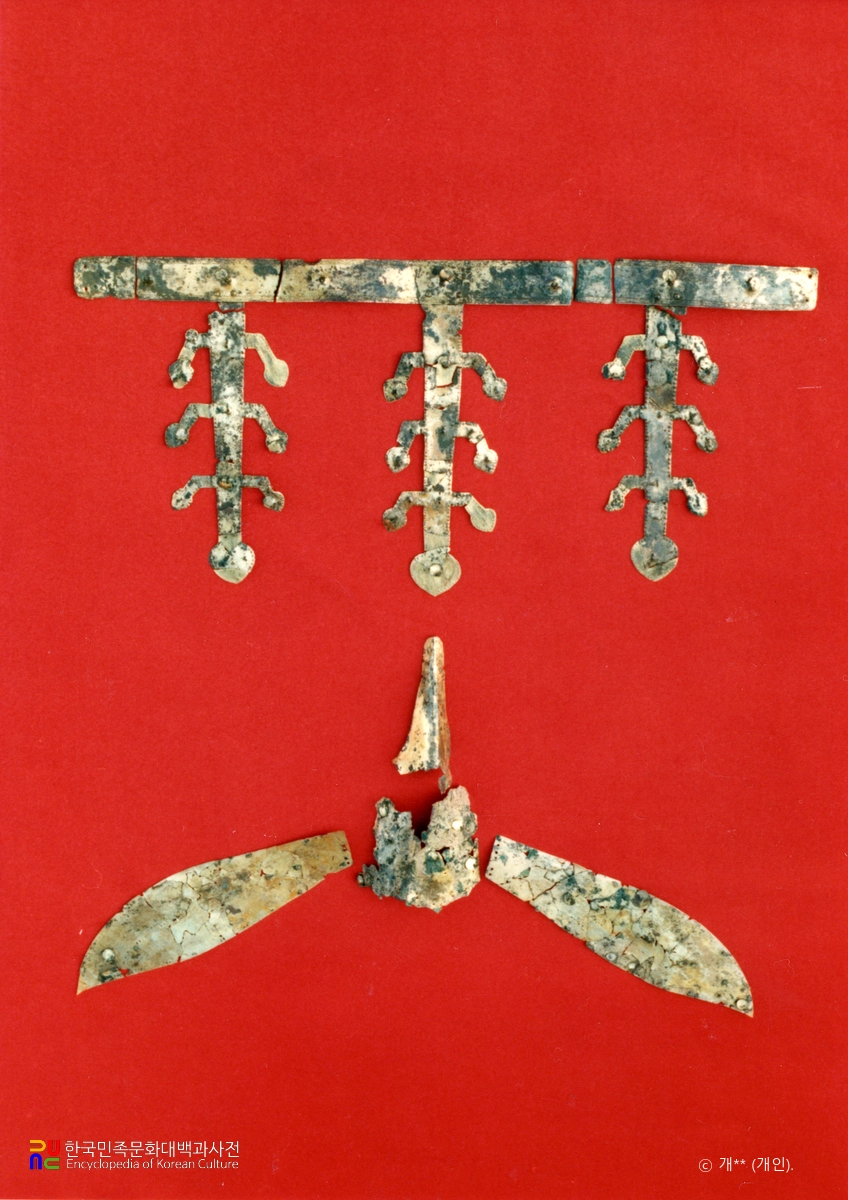 경산 임당동 7A호분 출토 금동관