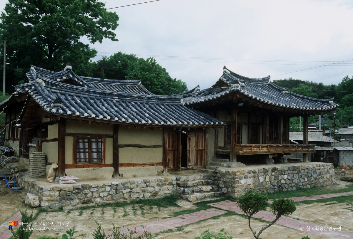 봉화 경암헌 고택 정측면