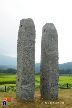 강릉 굴산사지 당간지주 정측면