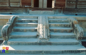 양산 통도사 대웅전 계단