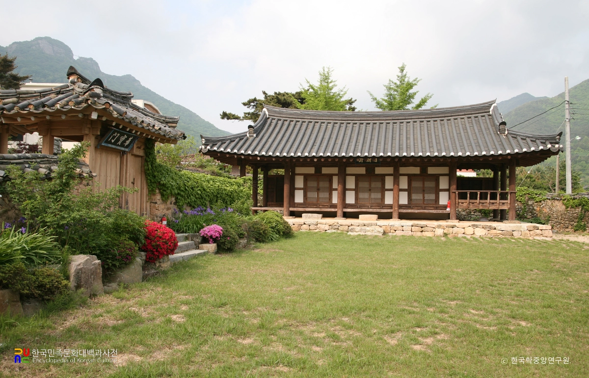 창원 4.3삼진의거 발상지 성구사일원 중 성구사 일신재