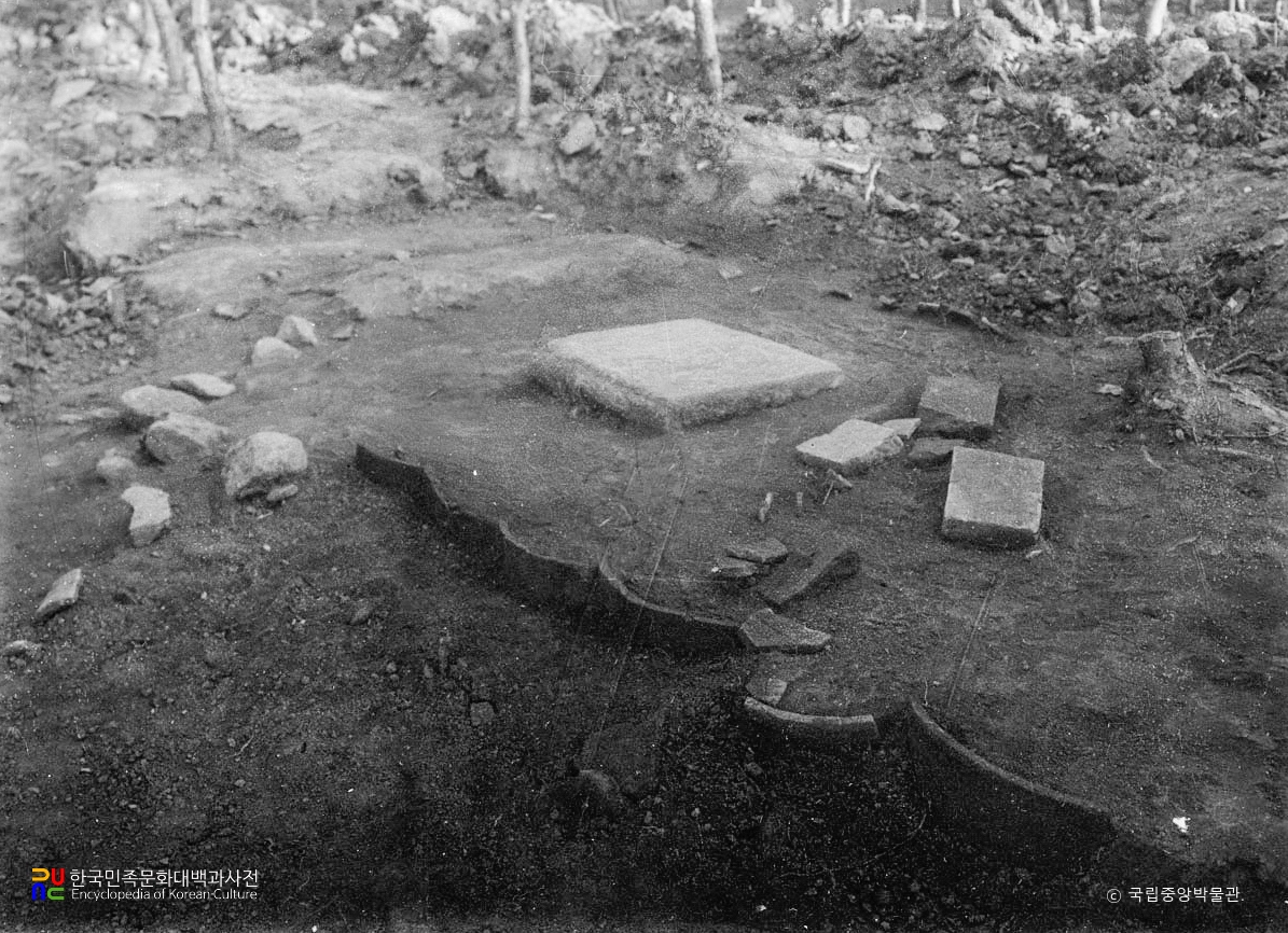 부여 군수리사지 금당지 기단 북부 초석