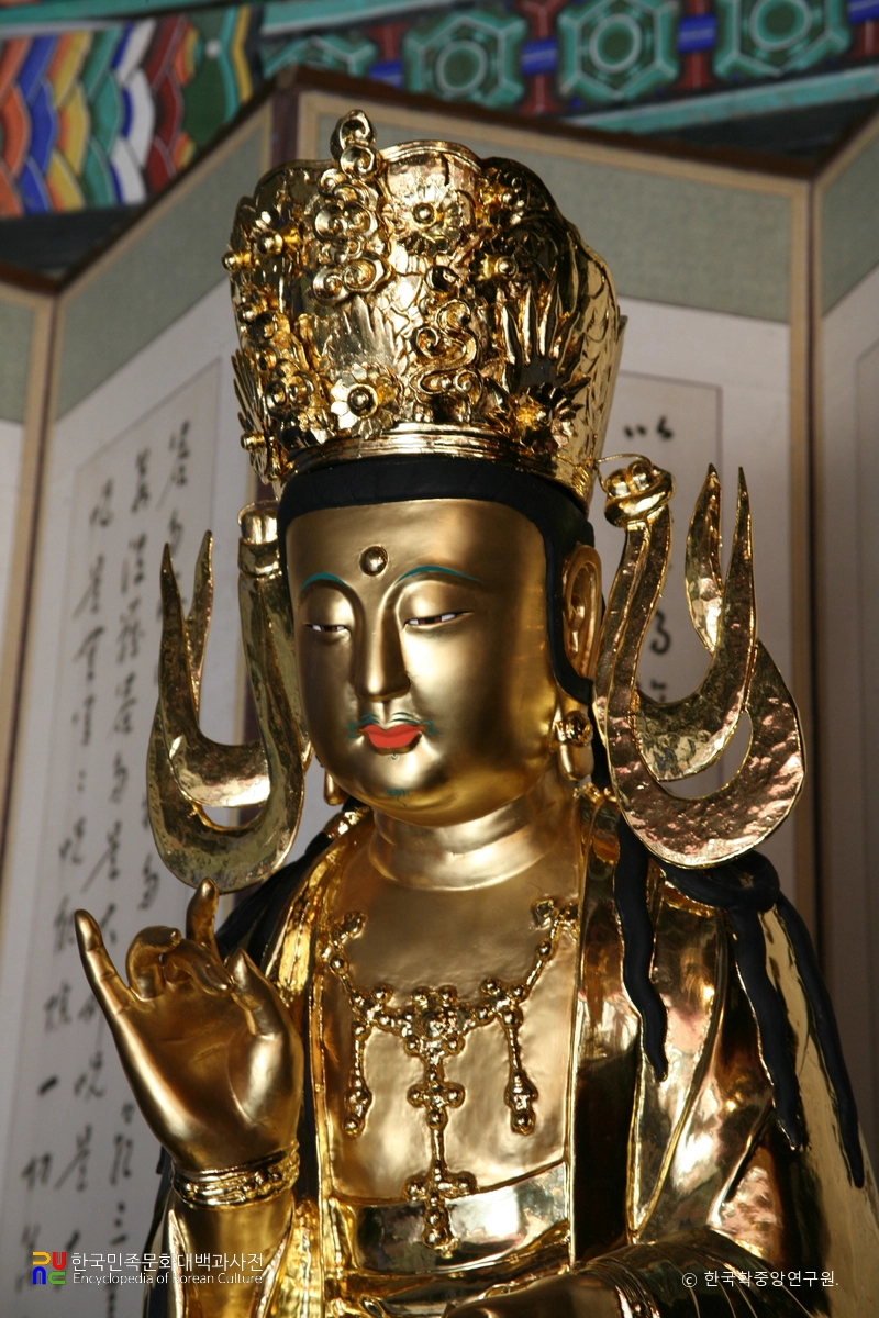 안성 청룡사 금동관음보살좌상