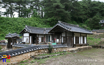 영주 순흥향교 교직사 전경