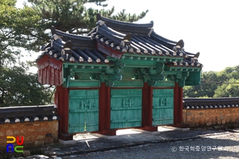 창녕 영산향교 중 내삼문 좌측후면