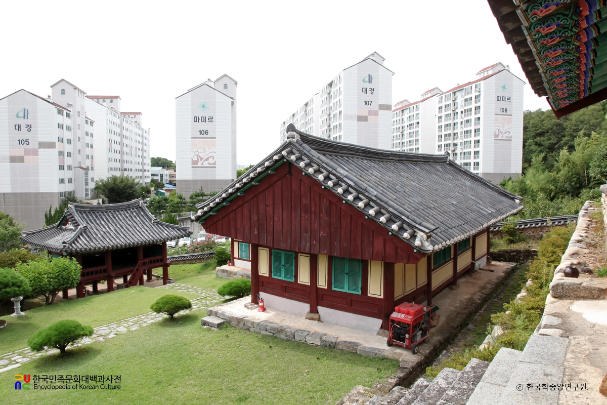 사천향교 명륜당 후측면