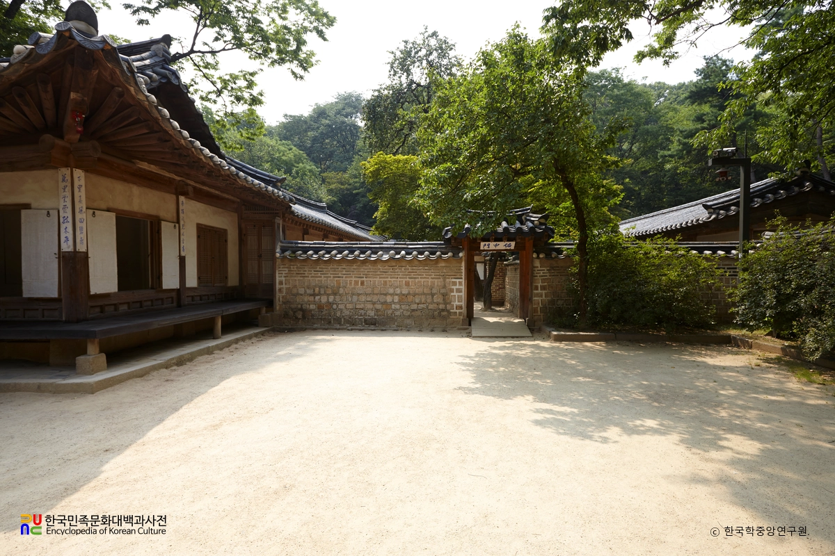 창덕궁 연경당 사랑채 뒤뜰