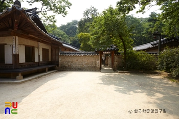 창덕궁 연경당 사랑채 뒤뜰