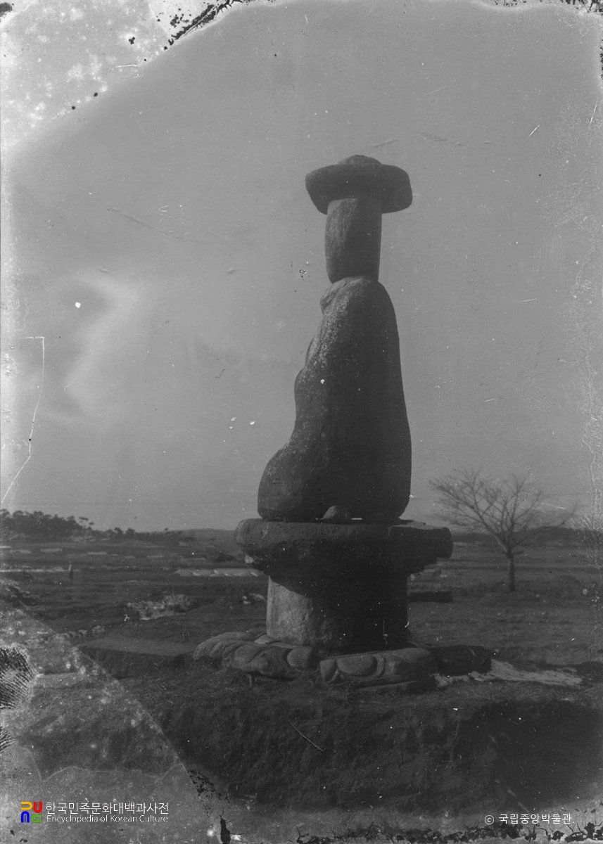 부여 정림사지 석불좌상