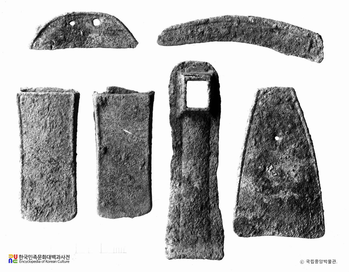 평북 위원 용연동 출토 철부 철제초두 등