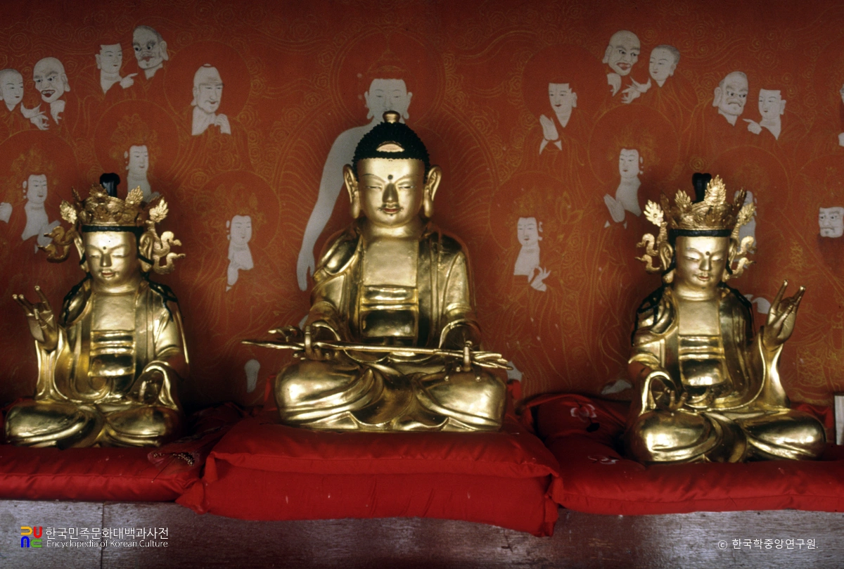 양구 심곡사 목조 아미타삼존불 좌상 및 복장유물