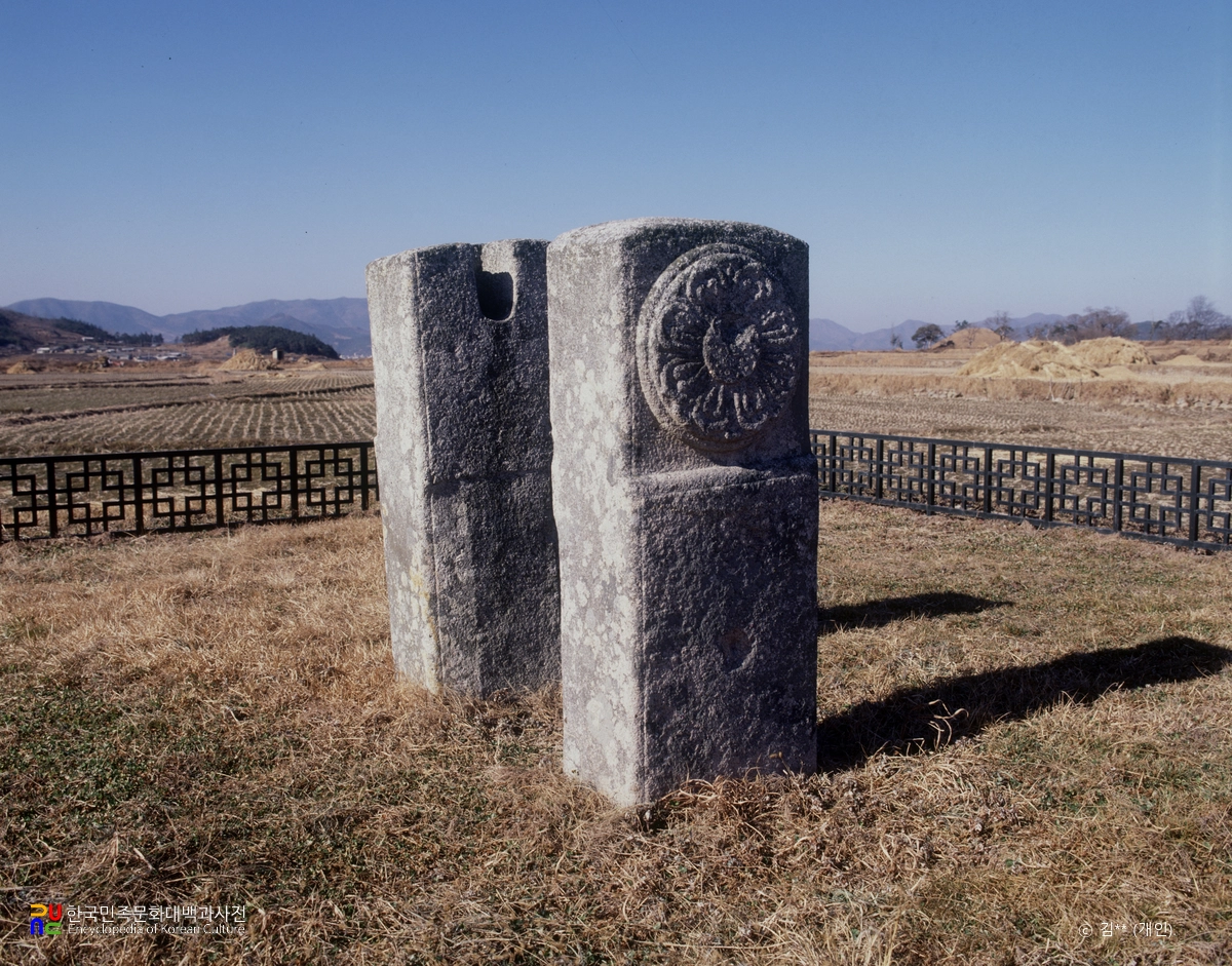 경주 보문동 연화문 당간지주