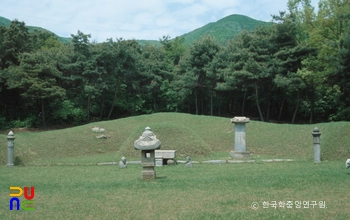 군포 전주이씨 안양군 묘 정면