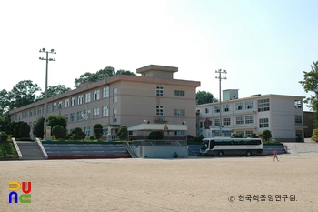 진천상산초등학교