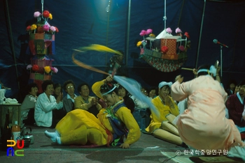 동해안 별신굿 / 마카오 카지노 슬롯 머신 방법