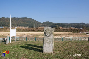 경주 보문사지 연화문 당간지주