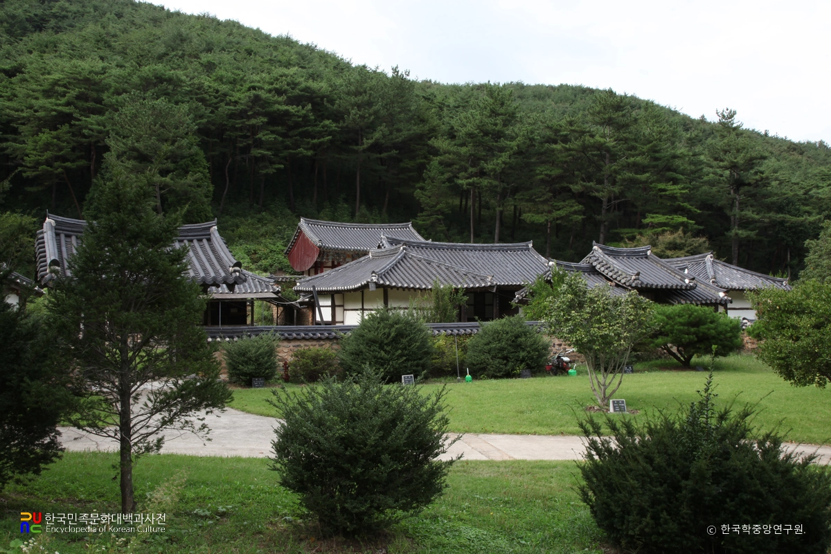 경남 고성 위계서원 전경