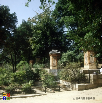 서울 경복궁 아미산 버팔로 슬롯 머신 좌측면